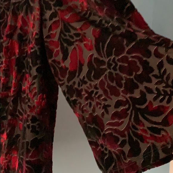 Top - Picture 2 of 2